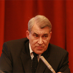 Владимир Емельянов